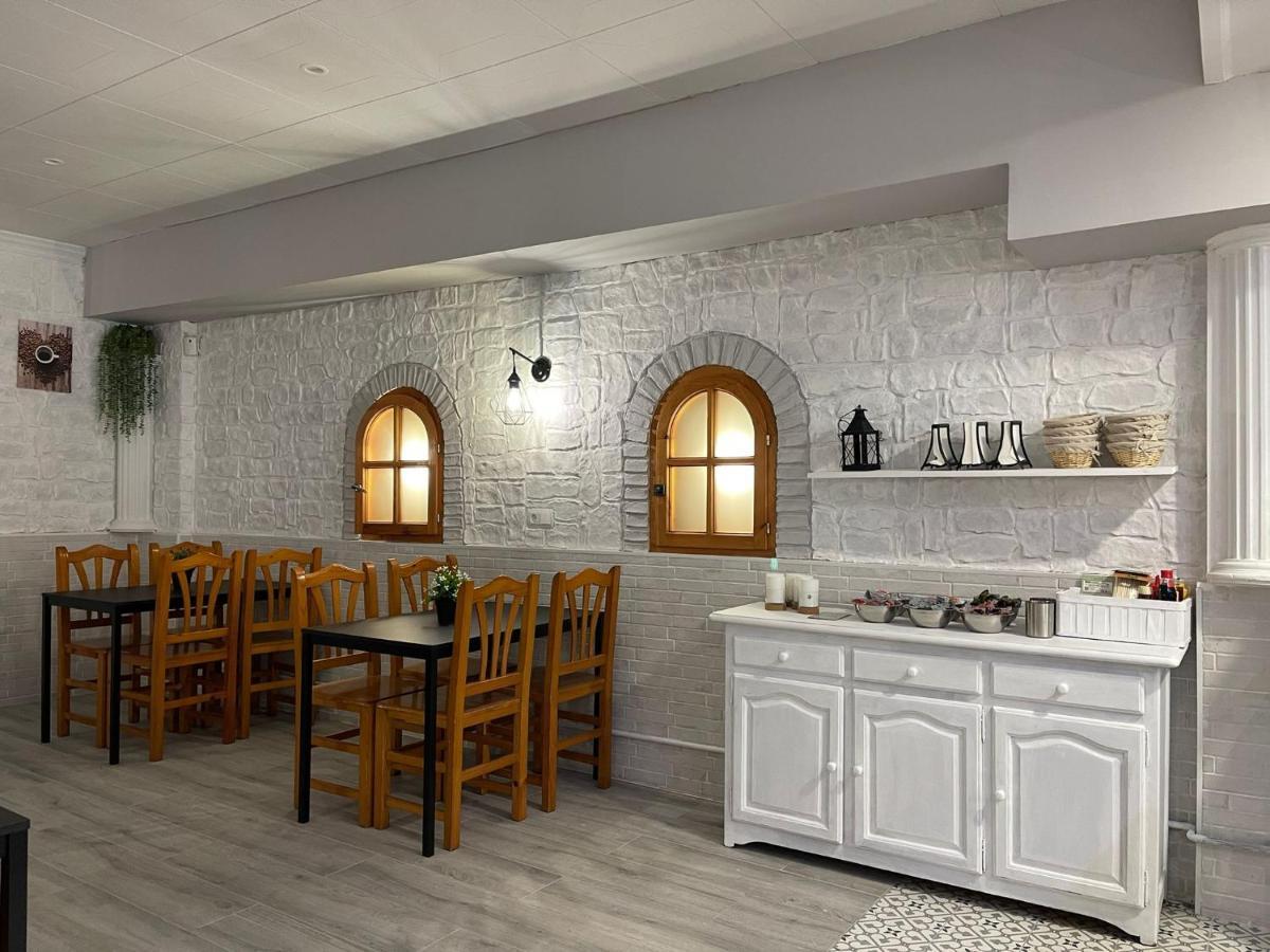 Hostal Restaurante Avenida De Madrid Терраса Экстерьер фото